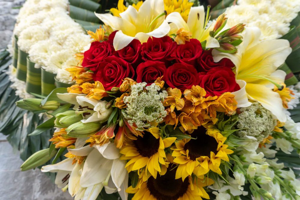 Corona Fúnebre Luz de Recuerdo Eterno gdl Corona Fúnebre Luz de Recuerdo Eterno gdl