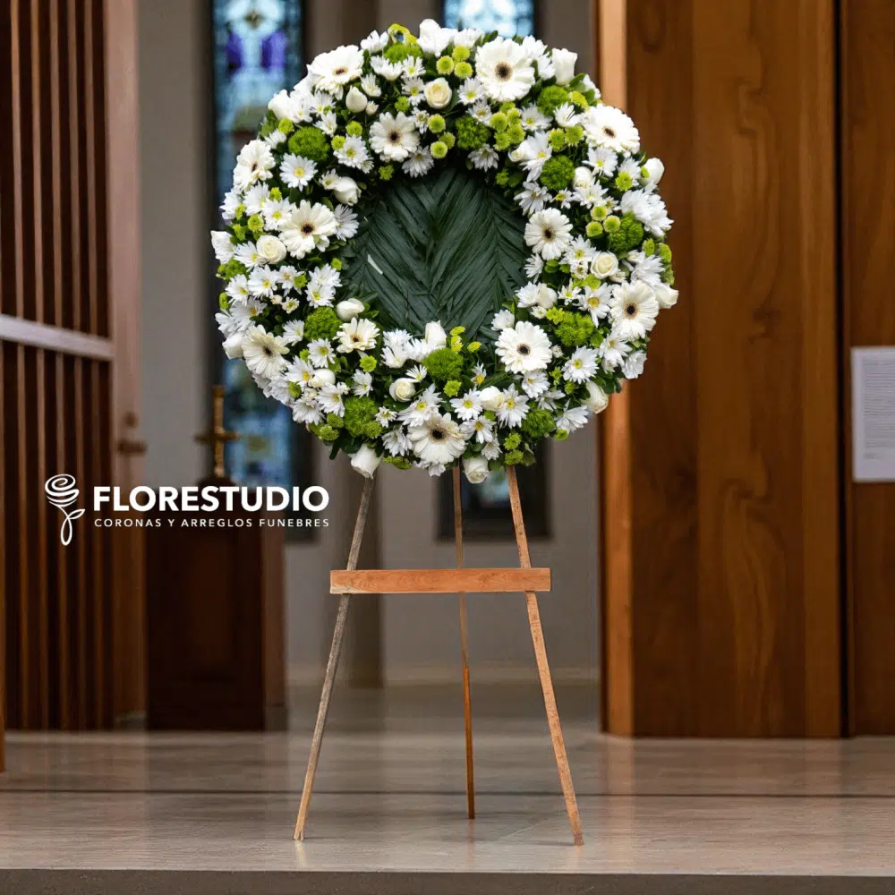 Corona Fúnebre Premium en Tripié, Luz y Resurrección Eterna